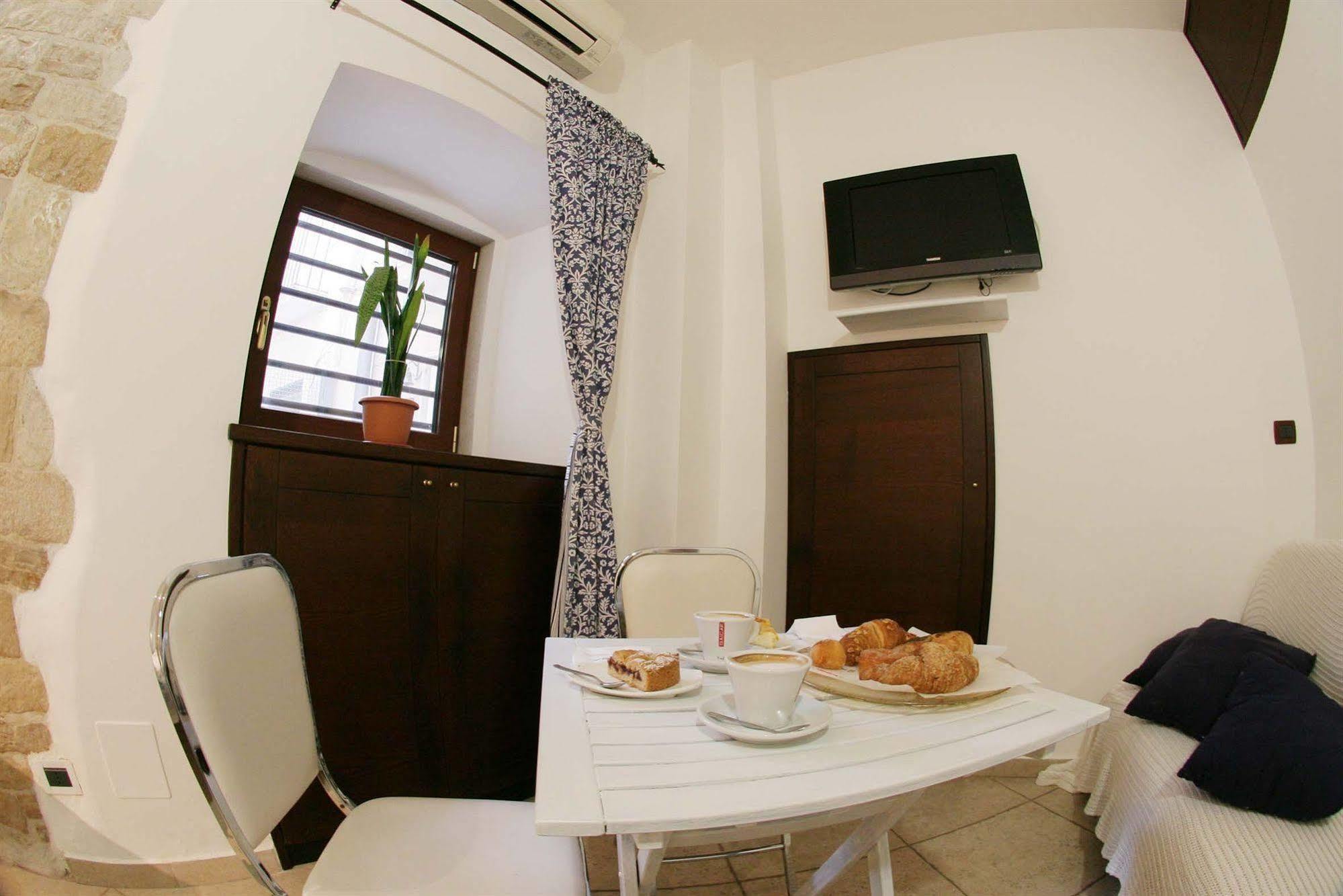 Saint Nicholas Plaza Hotel Bari Exterior photo